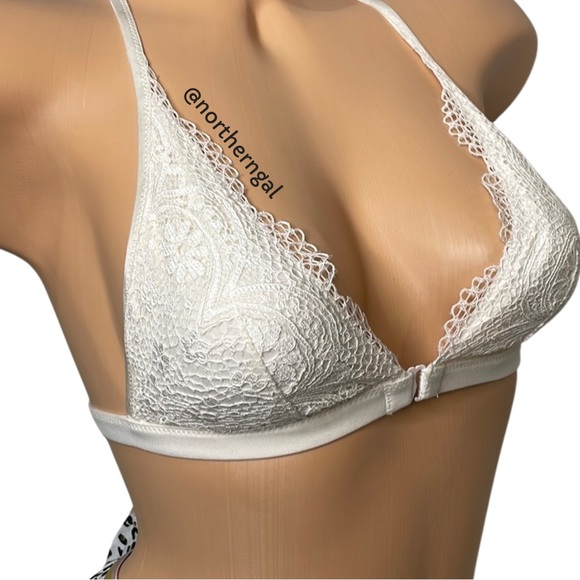 Victoria’s Secret Front Close Bralette in White - Picture 8 of 17